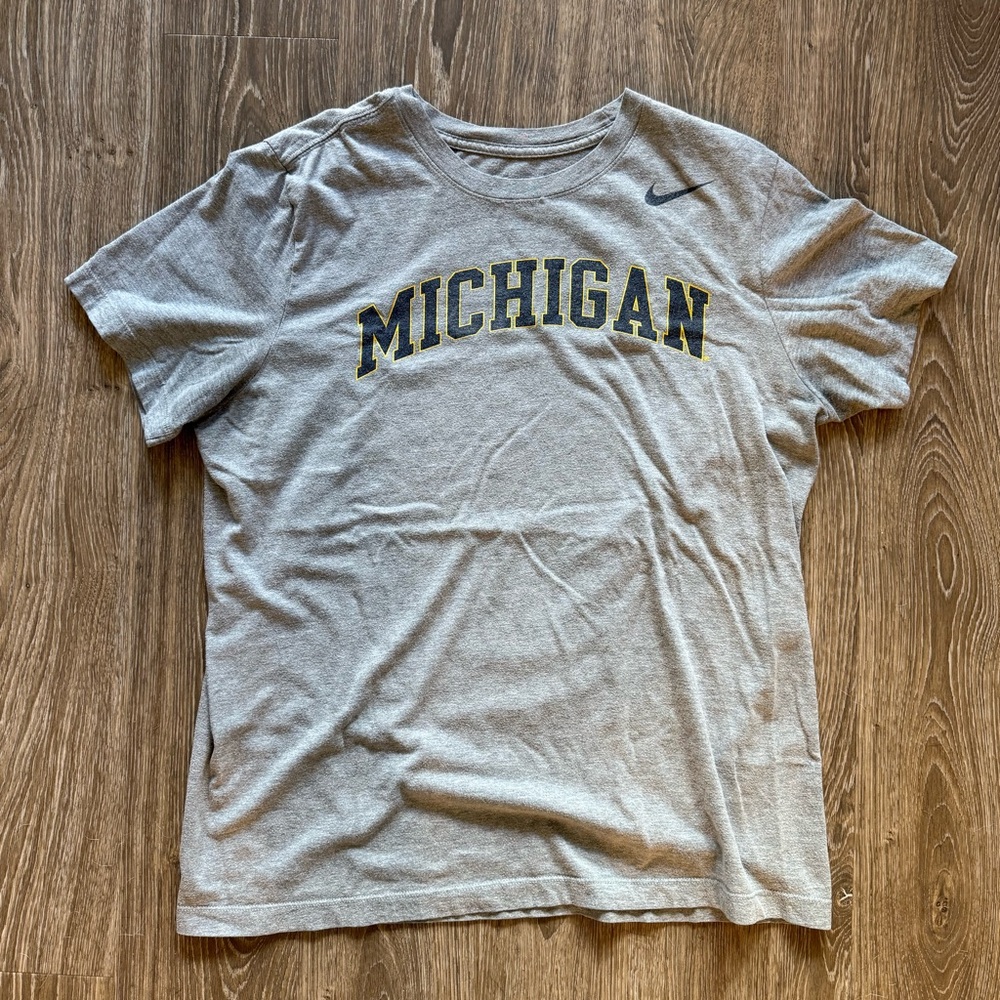 Nike Arched Michigan Wolverines Tee (Size L)